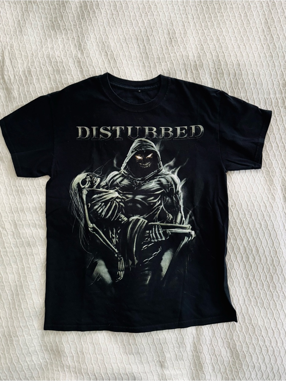 Men's Disturbed Graphic Shirt Medium